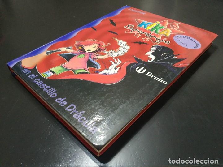 Libros de segunda mano: KIKA SUPERBRUJA EN EL CASTILLO DE DRACULA - Foto 2