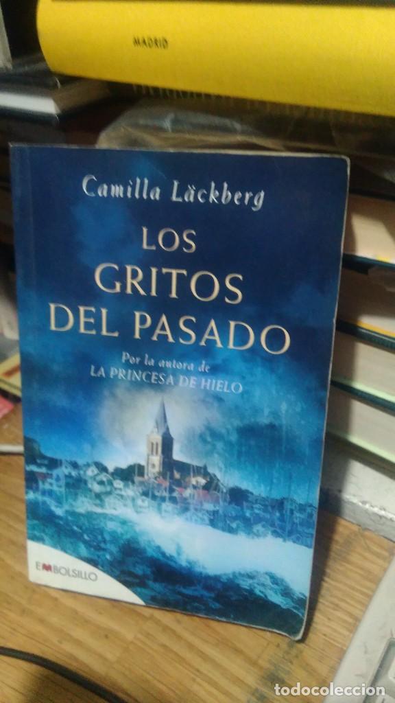 Libros de segunda mano: LOS GRITOS DEL PASADO, CAMILLA L&Auml;CKBERG, ED. MAEVA - Foto 1