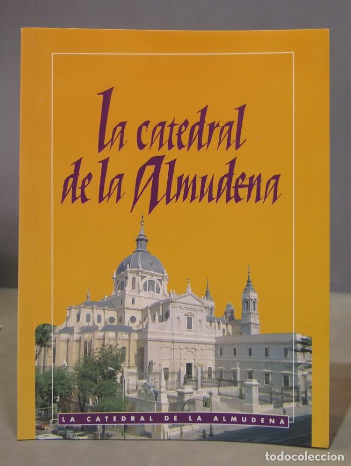 Libros de segunda mano: LA CATEDRAL DE LA ALMUDENA - Foto 1