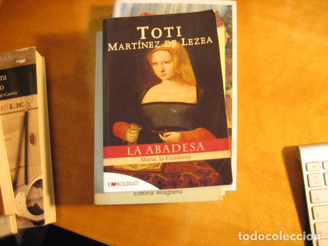 Libros de segunda mano: La Abadesa. Toti Mart&iacute;nez de Lezea. Ed. Maeva - Foto 1