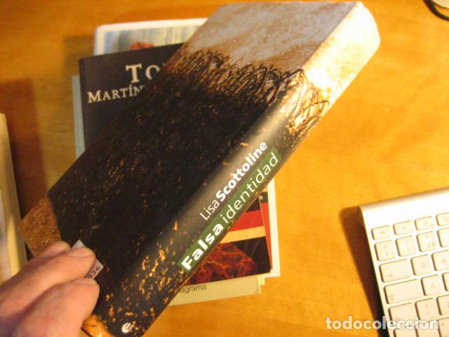 Libros de segunda mano: FALSA IDENTIDAD. LISA SCOTTOLINE. NUEVO!! - Foto 2