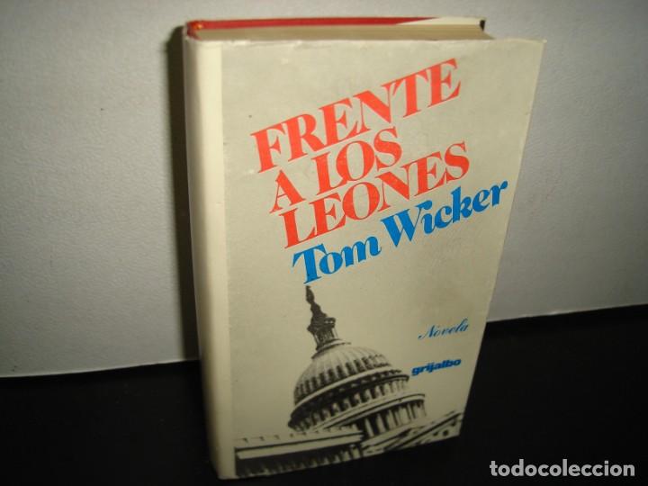 Libros de segunda mano: 26- FRENTE A LOS LEONES - TOM WICKER - Foto 1