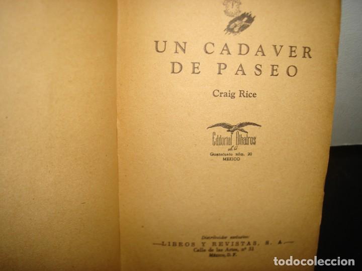 Libros de segunda mano: 26- UN CAD&Aacute;VER DE PASEO - CRAIG RICE - 50S - Foto 3