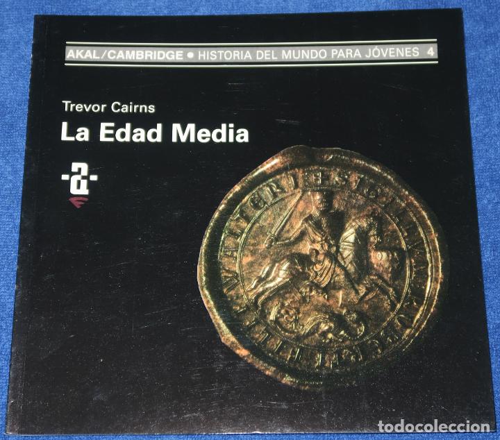 Libros de segunda mano: La Edad Media - Trevor Cairns - Akal (2001) - Foto 1