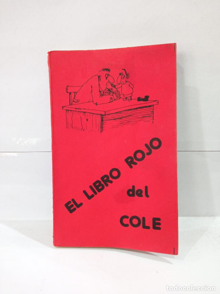 Libros de segunda mano: El libro rojo del cole. - Foto 1