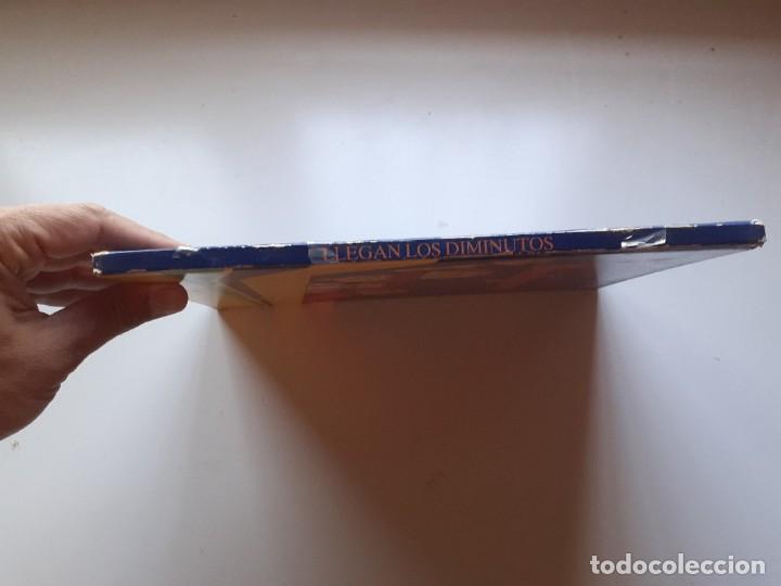 Libros de segunda mano: Llegan Los Diminutos. Tapa dura. - Foto 4