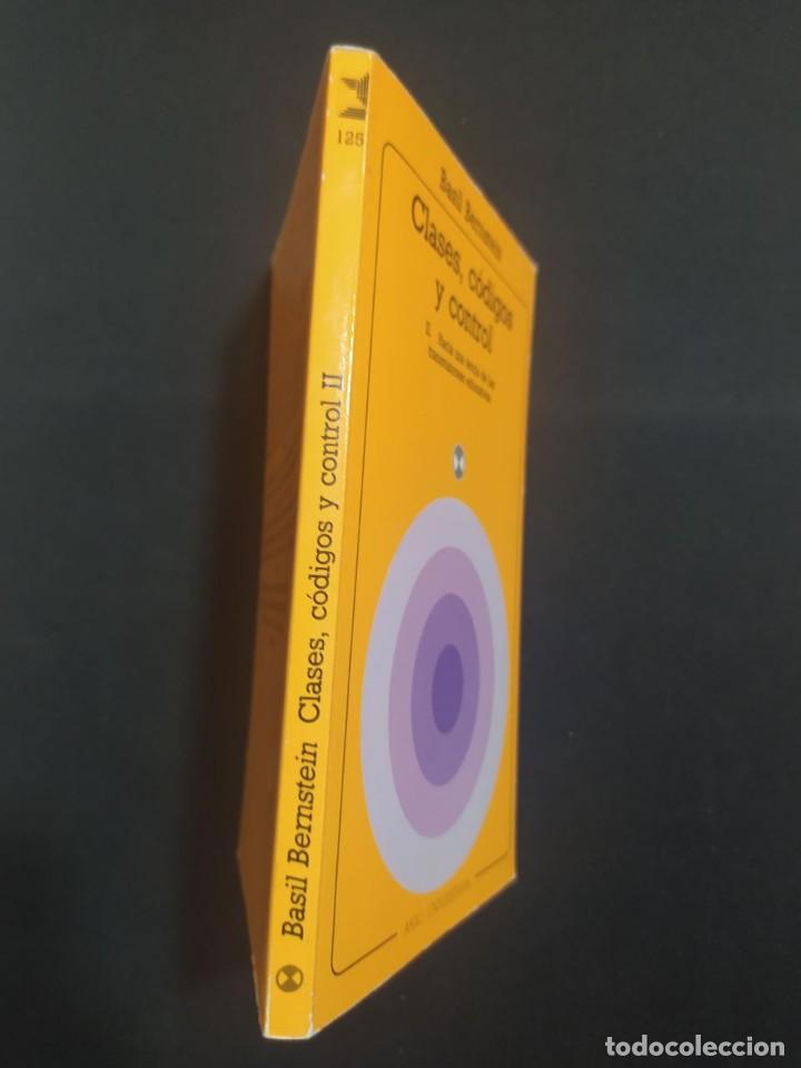Libros de segunda mano: CLASES, CODIGOS Y CONTROL. BASIL BERSTEIN. ED. AKAL. 1988. - Foto 4