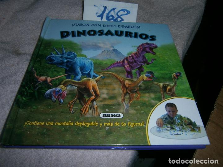 Libri di seconda mano: LIBRO DESPLEGABLE DINOSAURIOS CON MONTA&Ntilde;A Y FIGURAS VARIAS