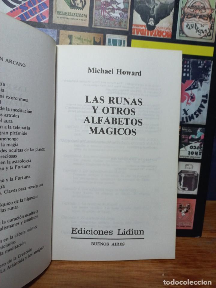 Libros de segunda mano: Michael Howard - Las Runas y otros Alfabetos M&aacute;gicos - 1983 - Foto 3