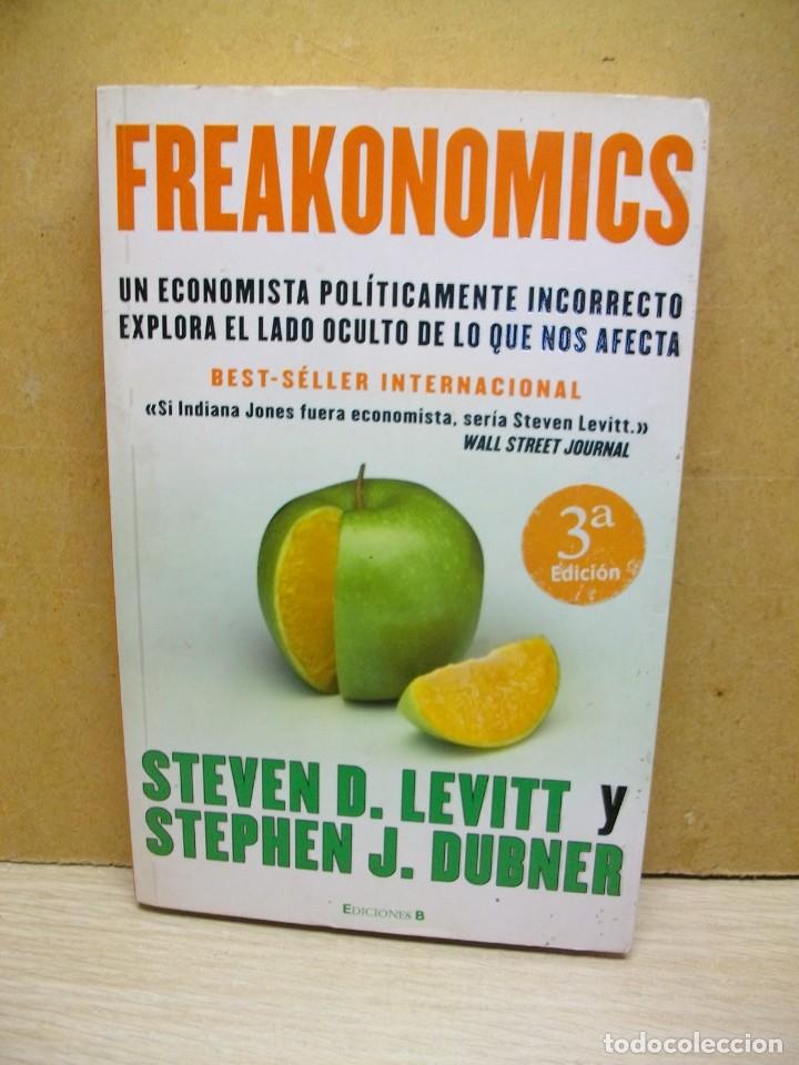 Libros de segunda mano: FREAKONOMICS - Tapa blanda 2006 de Dubner - Foto 1