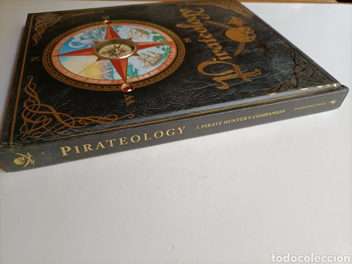Libros de segunda mano: Pirateology . Libro en ingl&eacute;s - Foto 4