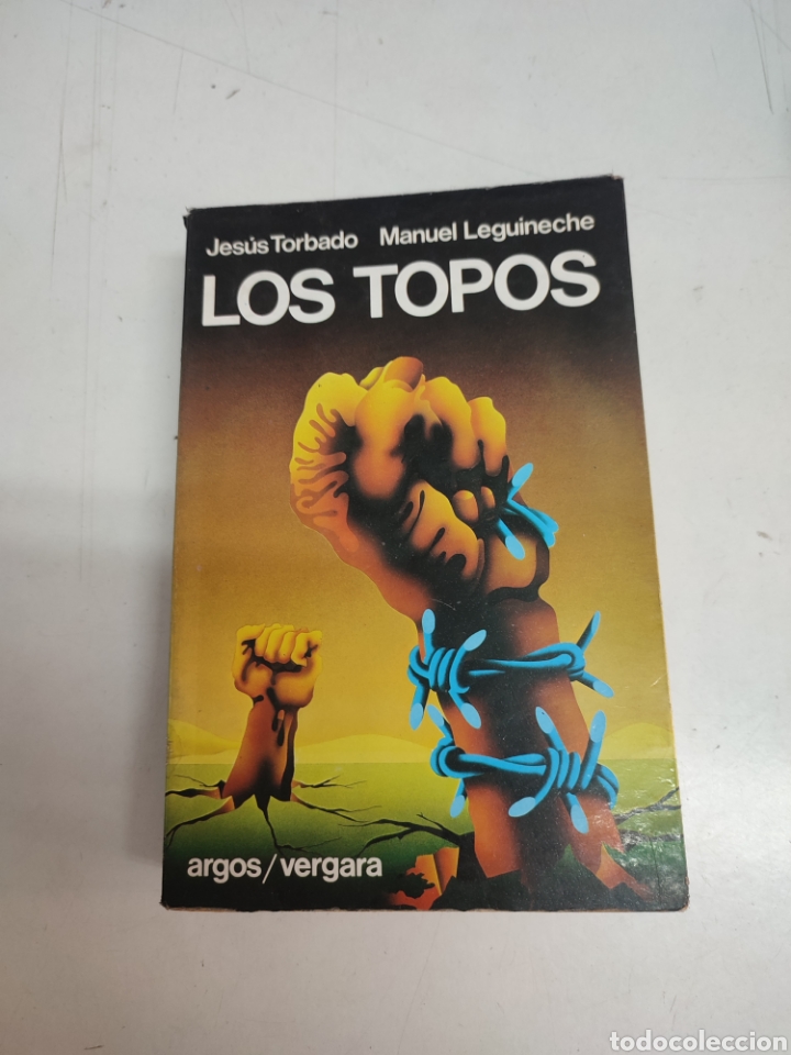Libros de segunda mano: Los topos Jes&uacute;s Torbado Leguineche - Foto 1