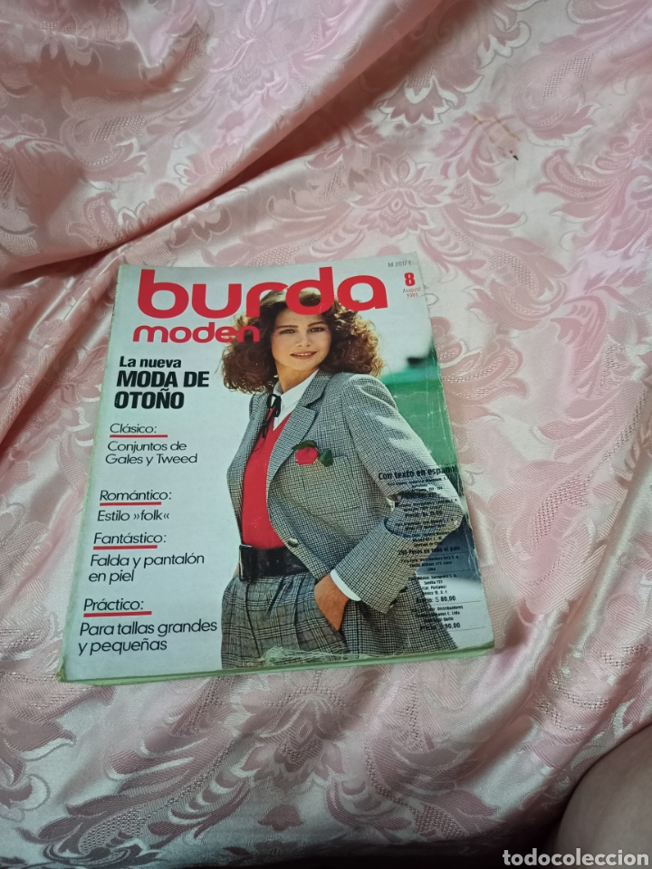 Libros de segunda mano: Revista de moda Burda.Agosto 1981 con patrones. - Foto 1