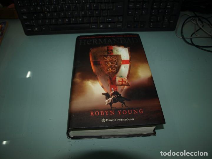 Libros de segunda mano: Robyn Young,Hermandad, Ediciones B - Foto 1