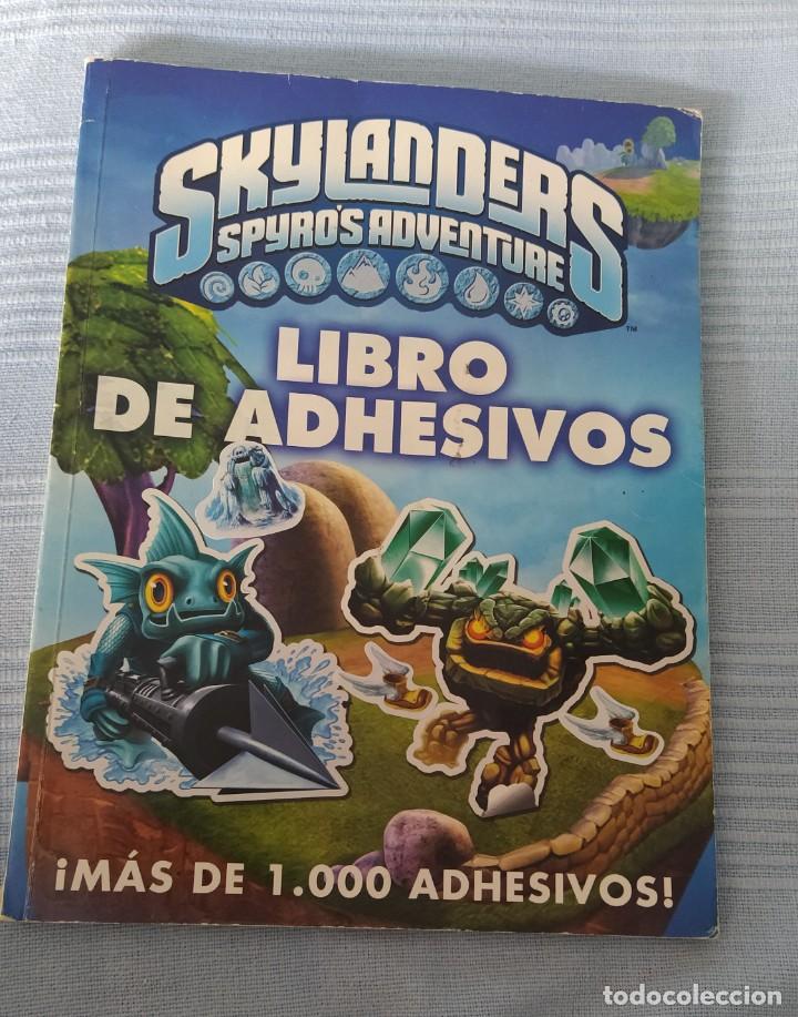 Libros de segunda mano: Libro Skylanders adhesivos - Foto 1