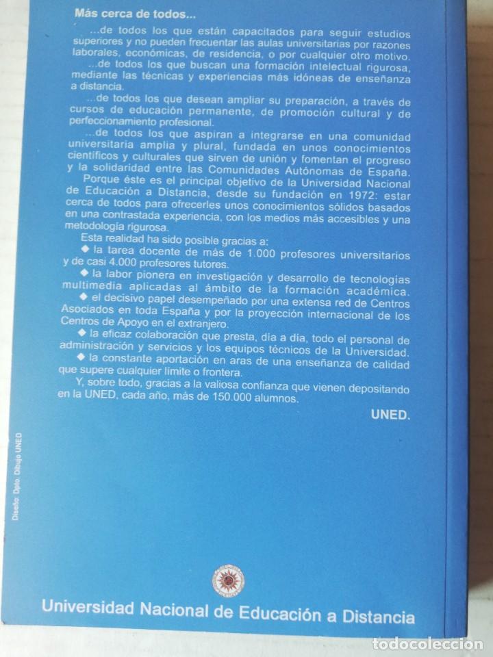 Libros de segunda mano: UNED. HISTORIA 2003-2004 / 2004-2005. 2 CATALOGOS . - Foto 2