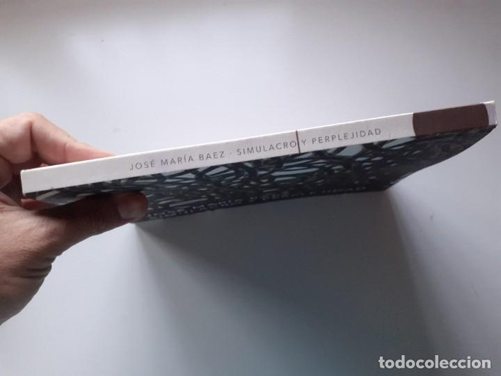 Libros de segunda mano: Simulacro y perplejidad, de Jos&eacute; Mar&iacute;a Baez - Foto 2
