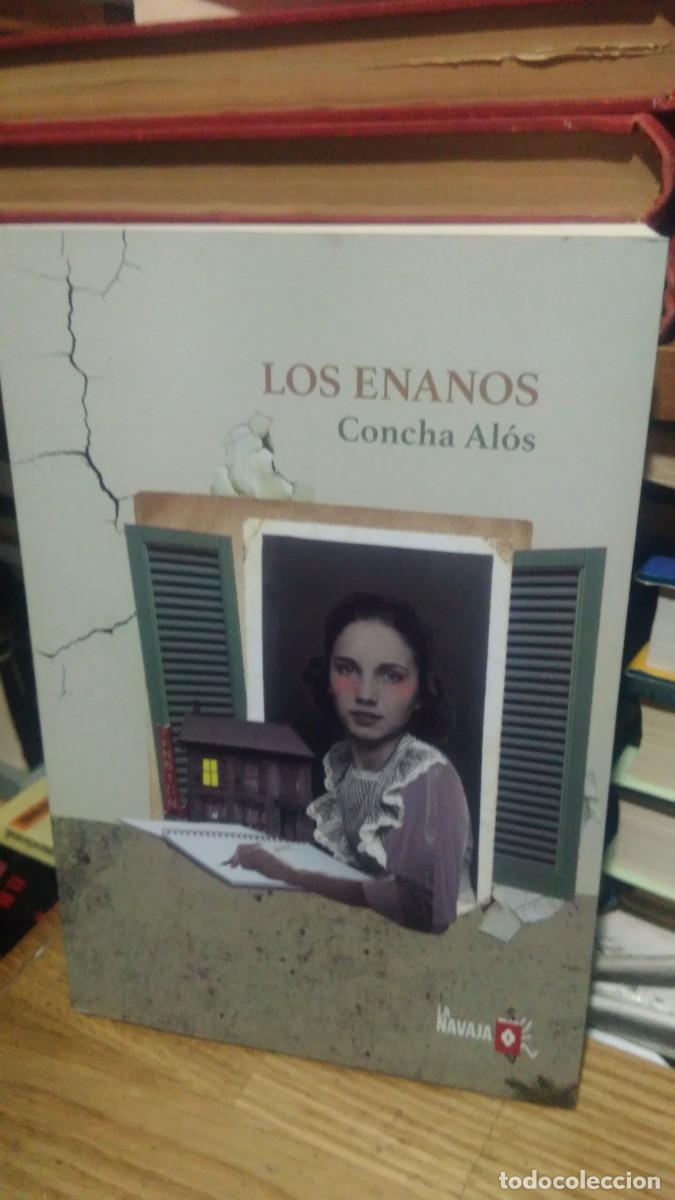 Libros de segunda mano: LOS ENANOS, CONCHA AL&Oacute;S, ED. LA NAVAJA - Foto 1