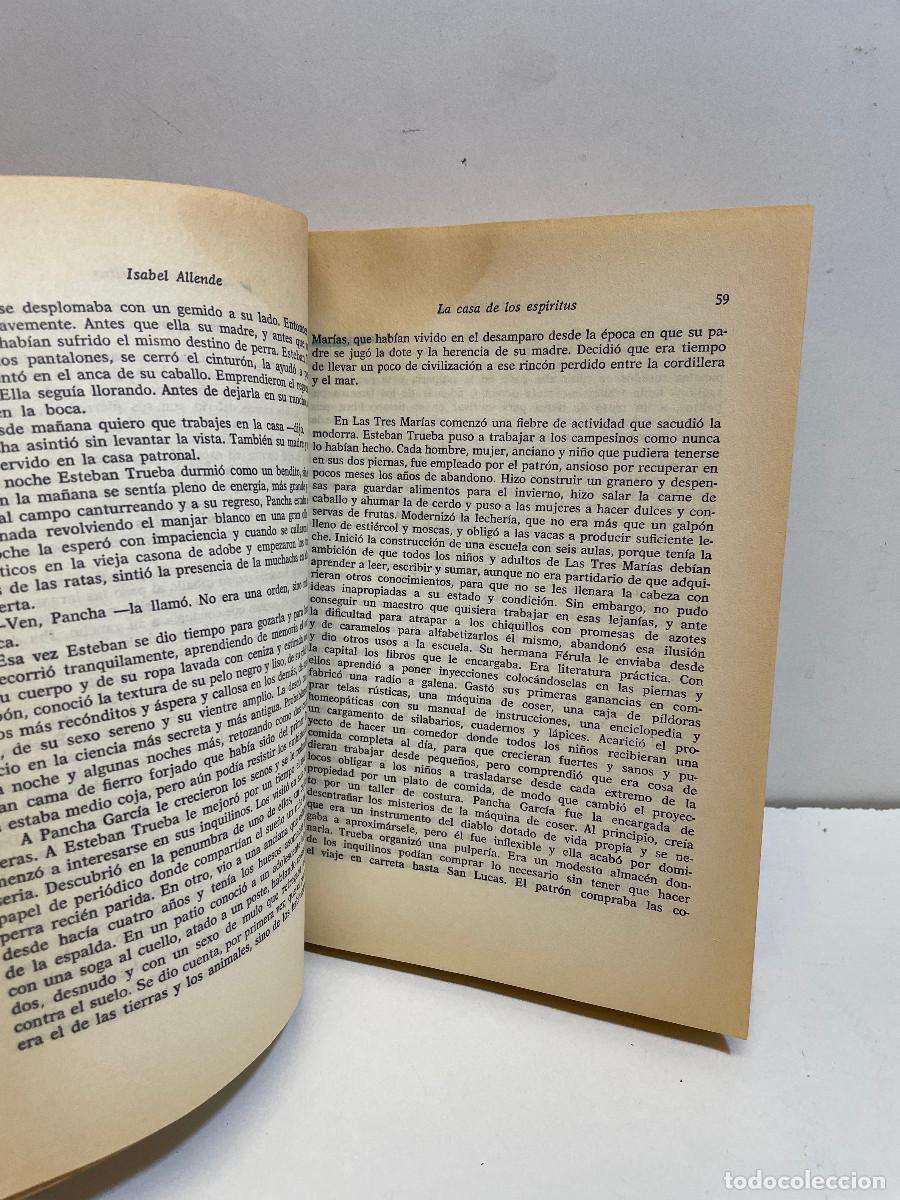Libros de segunda mano: LIBRO LA CASA DE LOS ESP&Iacute;RITUS - ISABEL ALLENDE - 16&ordf; EDICI&Oacute;N ABRIL 1985 - Foto 4