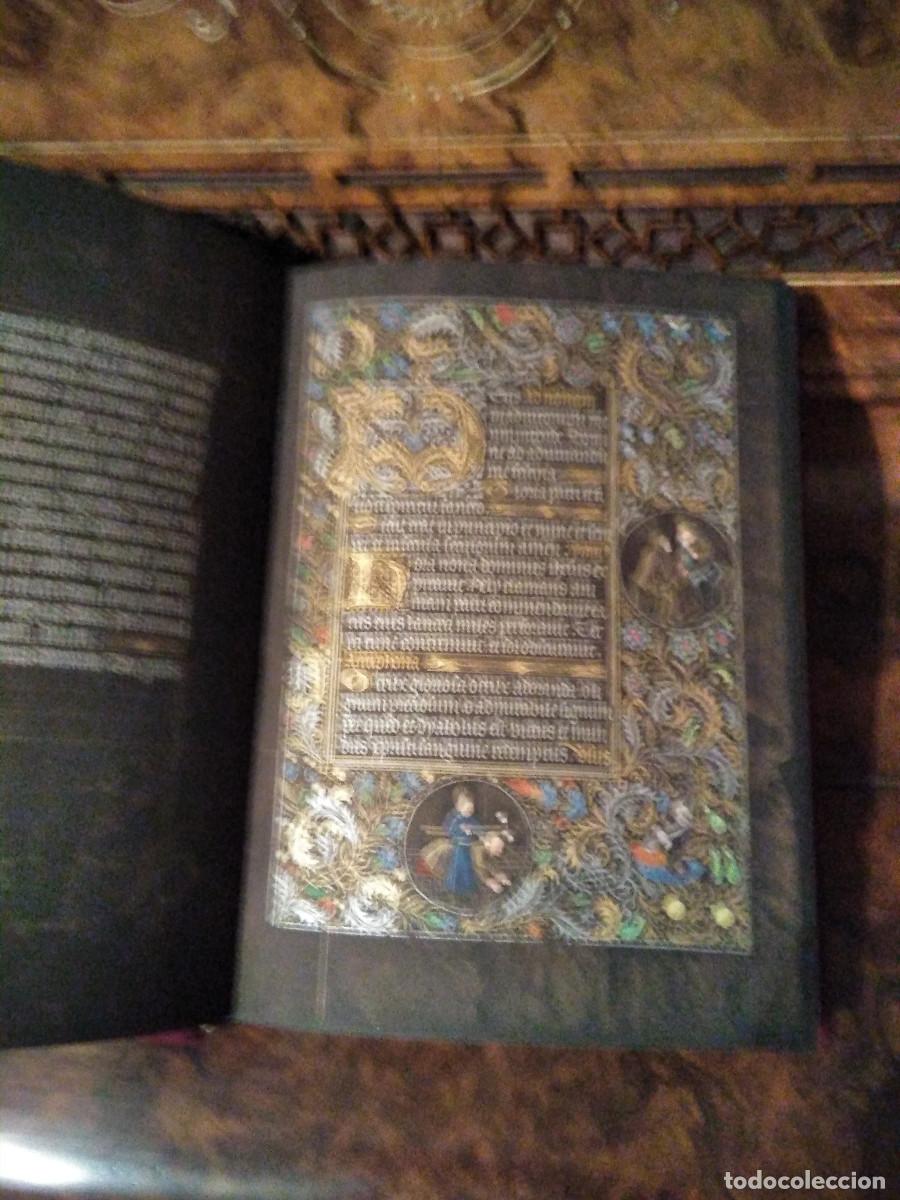 Libros de segunda mano: Libro de horas negro facs&iacute;mil - Foto 4