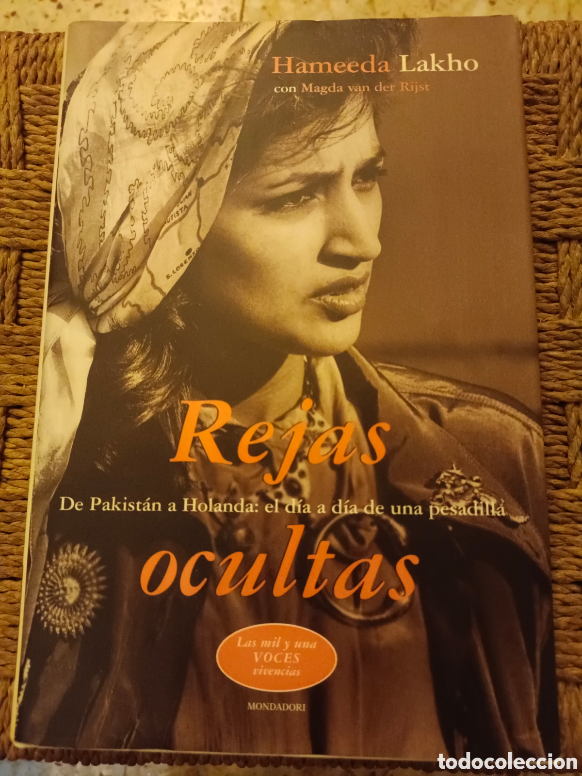 Libros de segunda mano: Rejas ocultas maltrato de mujeres - Foto 1