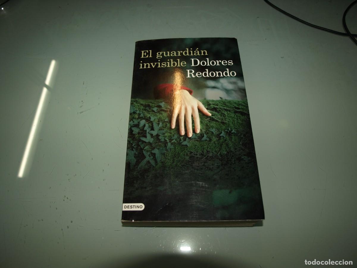 Libros de segunda mano: Dolores Redondo, El guardian invisible,Destino - Foto 1