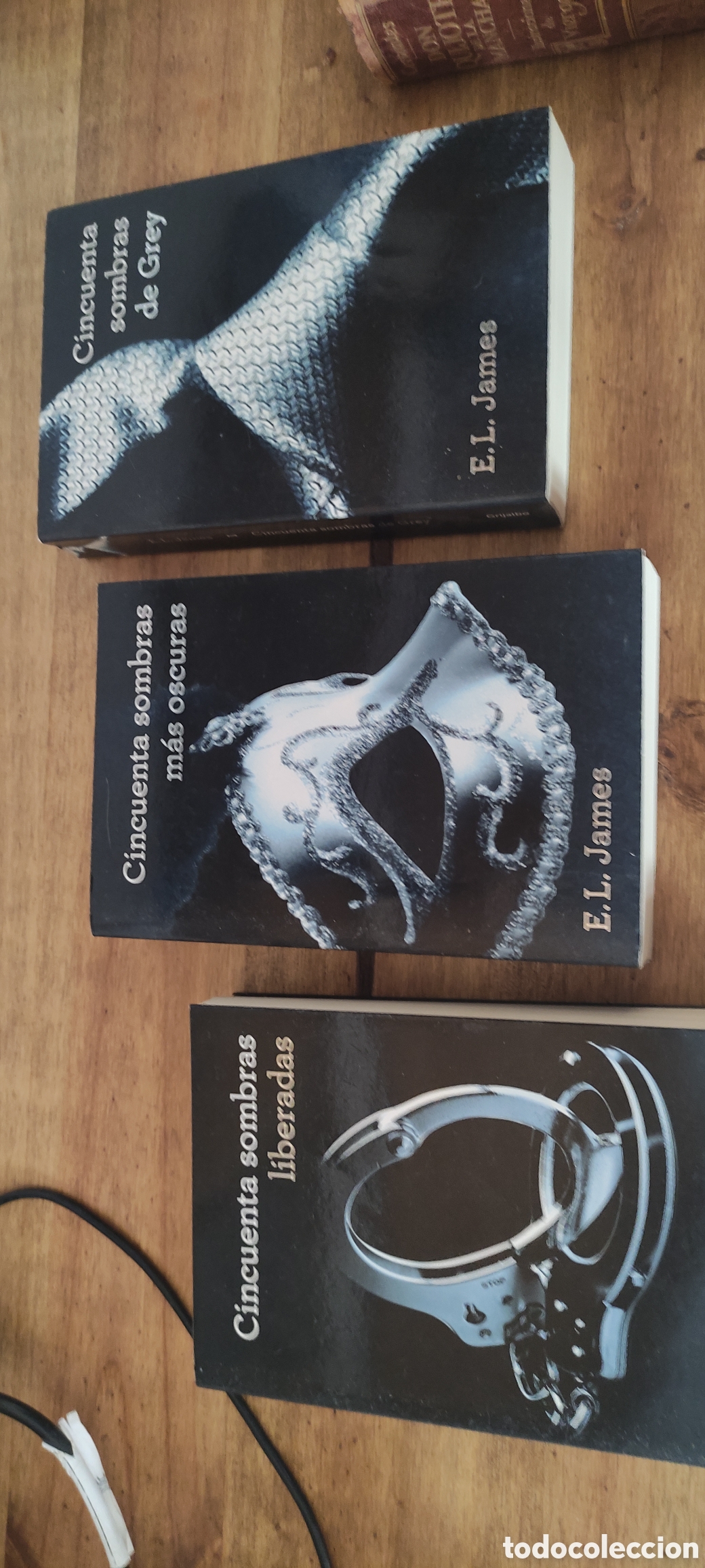 Libros de segunda mano: 50 SOMBRAS DE GREY - Foto 3