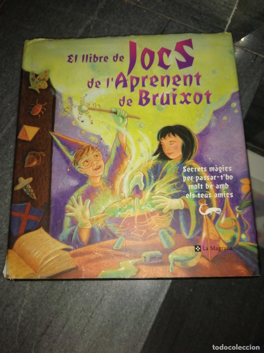 Libros de segunda mano: Libro en catal&aacute;n El llibre de Jocs de lAprenent de Bruixot secrets magics - Foto 1