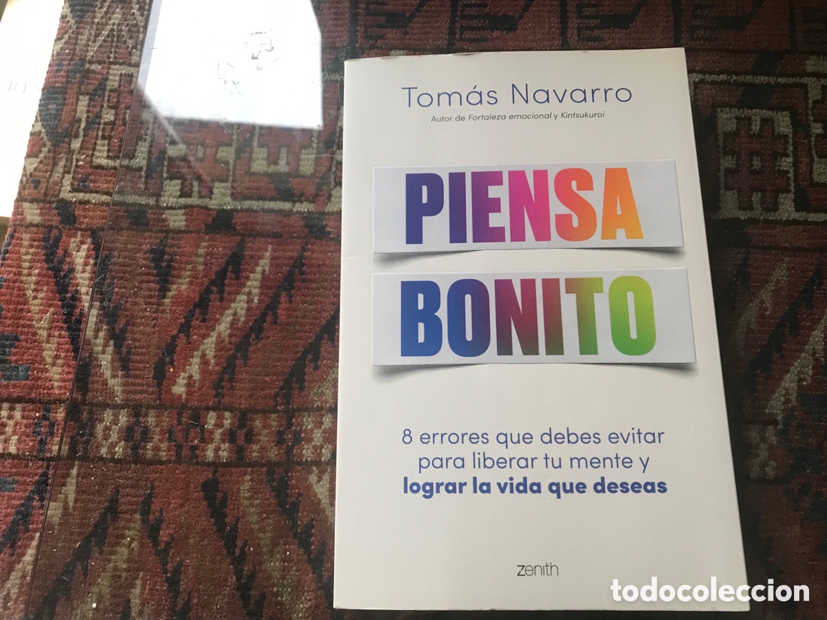 Libros de segunda mano: Piensa bonito. Tom&aacute;s Navarro. Zenith. Como nuevo - Foto 1