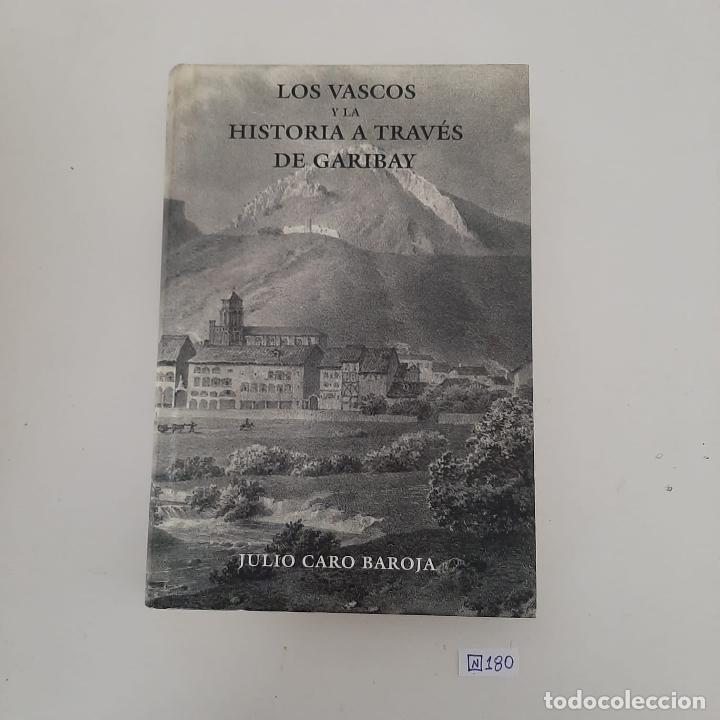 Libros de segunda mano: Los vascos y la historia a trav&eacute;s de Garibay - Foto 1