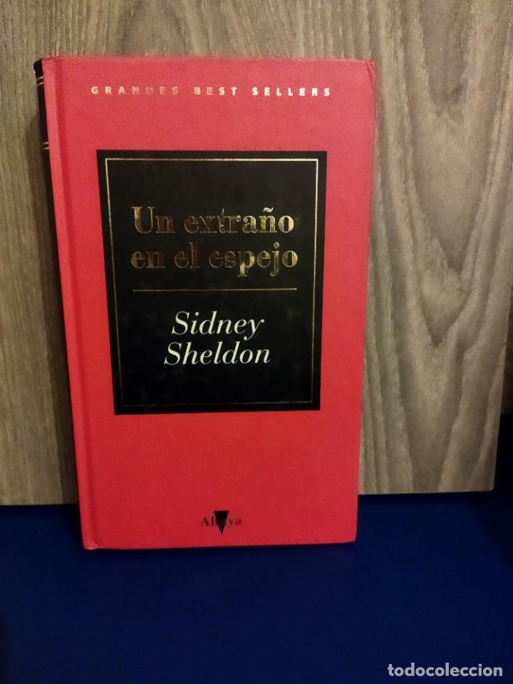 Libros de segunda mano: Un extra&ntilde;o en el espejo - Foto 1