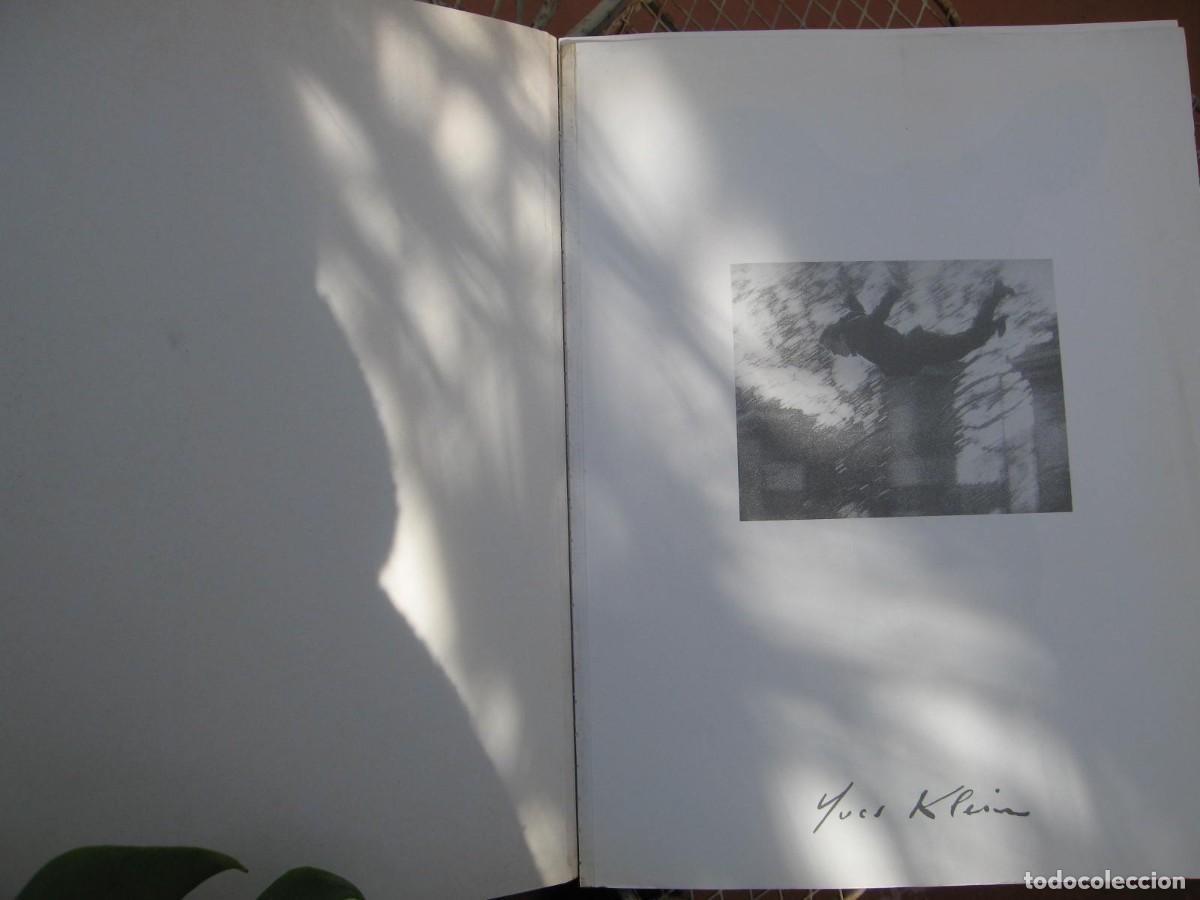 Libros de segunda mano: Catalogo Libro Yves Klein de taschen - Foto 2