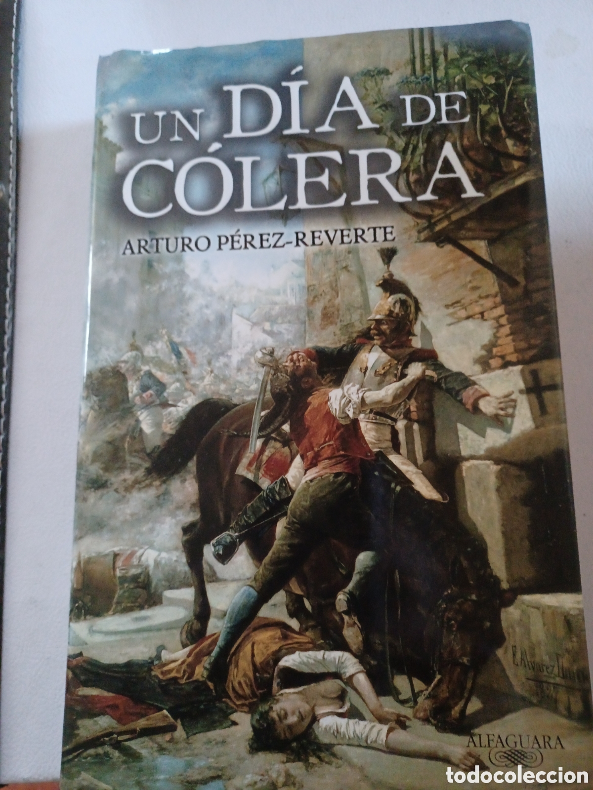 Libros de segunda mano: Un dia de colera de Perez Reverte - Foto 1