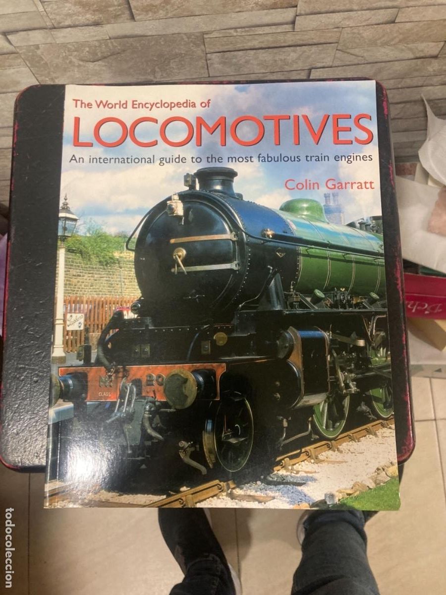 Libros de segunda mano: Magnifico libro de tem&aacute;tica de trenes, en ingl&eacute;s - Foto 1