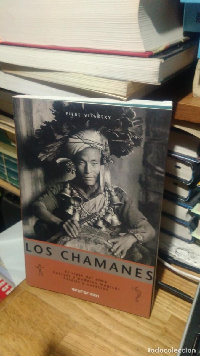 Libros de segunda mano: LOS CHAMANES, PIERS VITEBSKY, ED. EVERGREEN - Foto 1