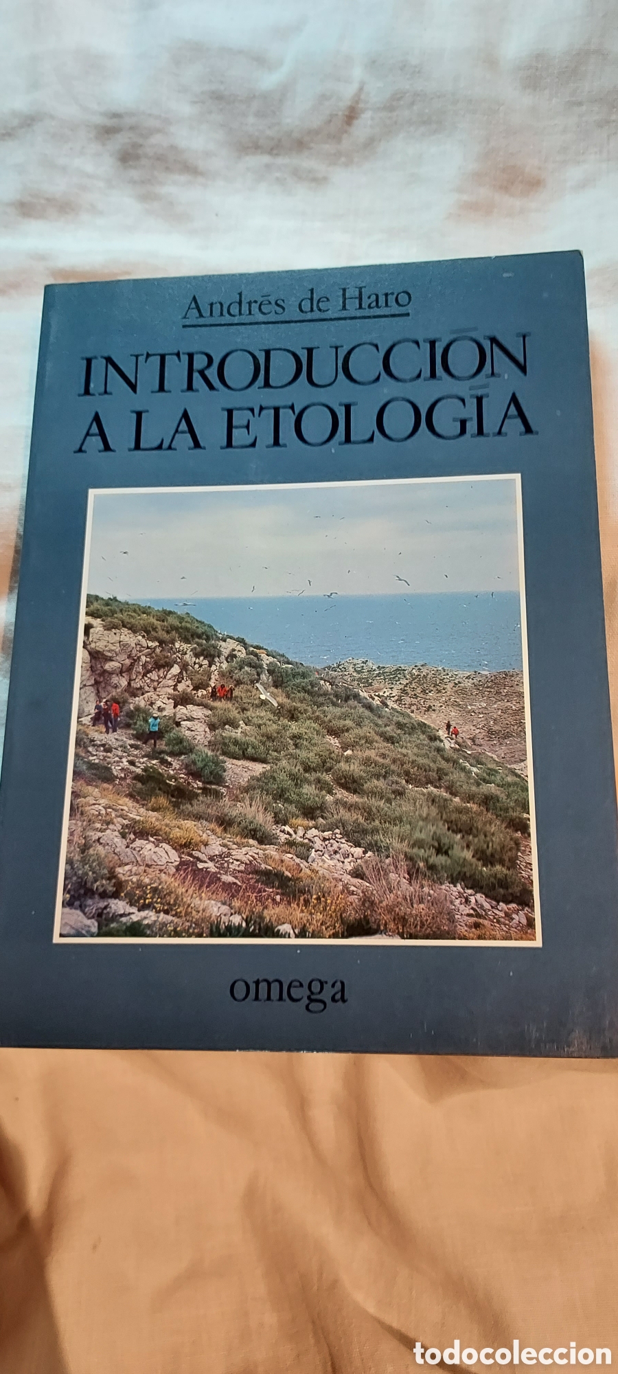 Libros de segunda mano: INTRODUCCION A LA ETOLOGIA.ANDRES DE HARO.EDICIONES OMEGA 1983 - Foto 1