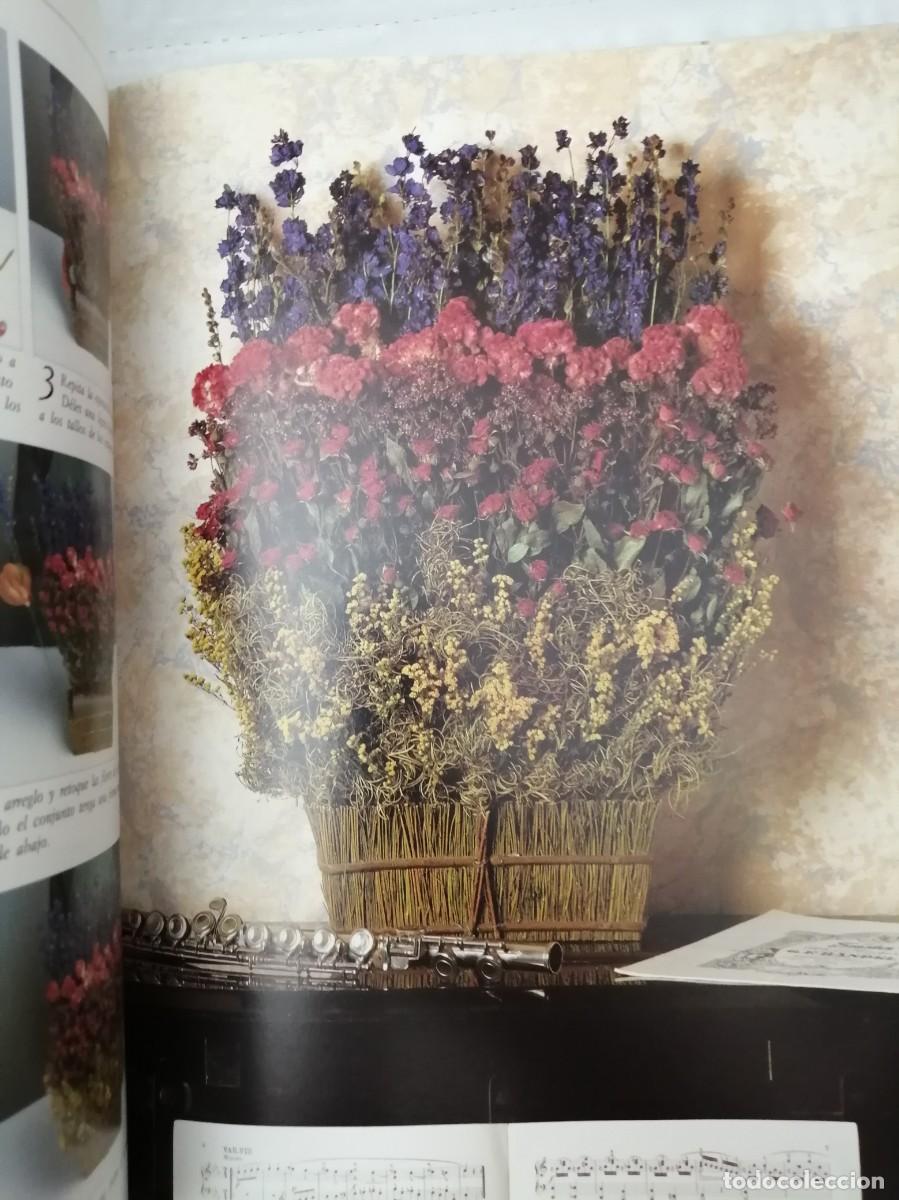 Libros de segunda mano: ARREGLOS CON FLORES SECAS (TAPA DURA) - Foto 5
