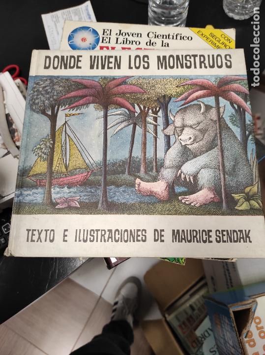 Libros de segunda mano: DONDE VIVEN LOS MONSTRUOS - de MAURICE SENDAK - Foto 1