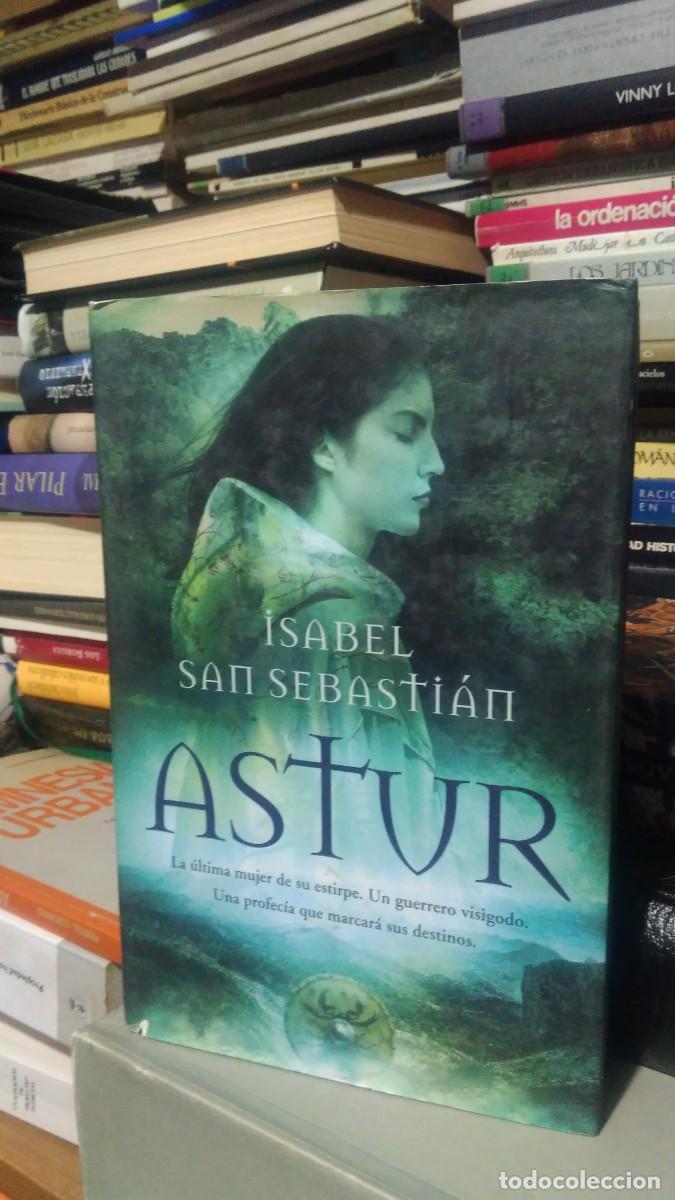 Libros de segunda mano: ASTUR, ISABEL SAN SEBASTI&Aacute;N, ED. LA ESFERA - Foto 1