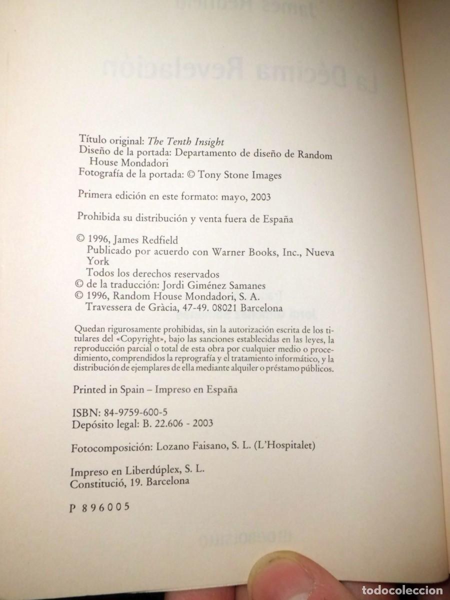 Libros de segunda mano: LIBRO LA DECIMA REVELACION - JAMES REDFIELD (ed. DeBolsillo). A&ntilde;o 2003 - Foto 2