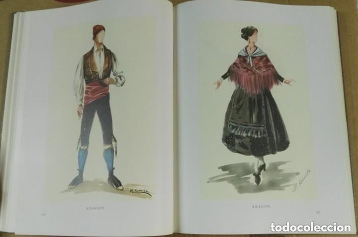 Libros de segunda mano: TRAJES REGIONALES ESPA&Ntilde;OLES. MANUEL COMBA. EDICIONES VELAZQUEZ. 1977 - Foto 2