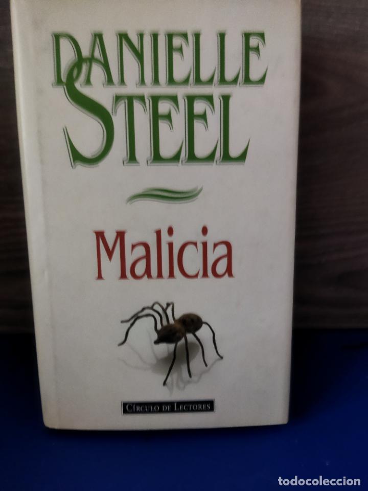Libros de segunda mano: Malicia - Foto 1