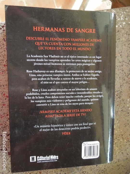 Libros de segunda mano: VAMPIRE ACADEMY -1- RICHELLE MEAD -EDITORIAL HIDRA 2021 - Foto 3