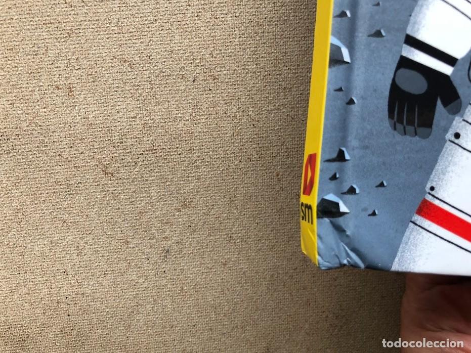 Libros de segunda mano: El espacio / Colecci&oacute;n Mundo Animado / Libro con ventanas y desplegables / - Foto 3