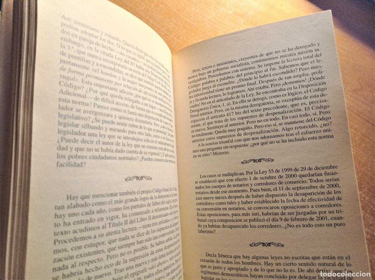Libros de segunda mano: Con la venia y sin ella, Luis Zarraluqui, La Esfera de los Libros, 2001 - Foto 2