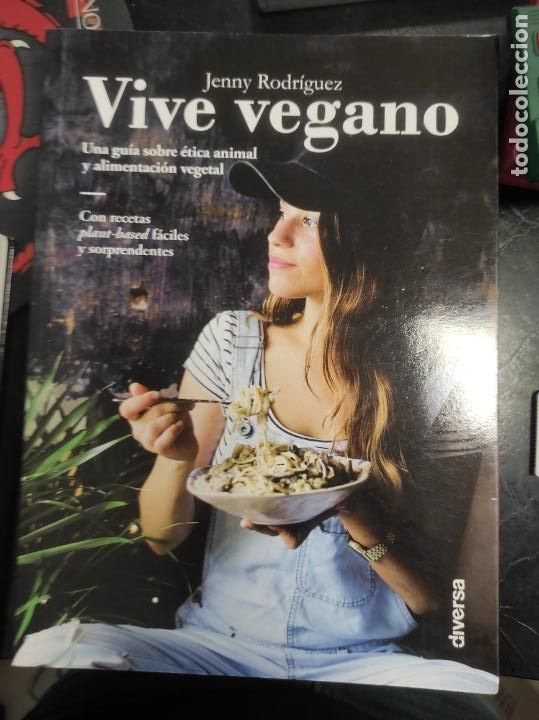 Libros de segunda mano: Jenny Rodriguez: Vive vegano - Dedicado - Foto 1