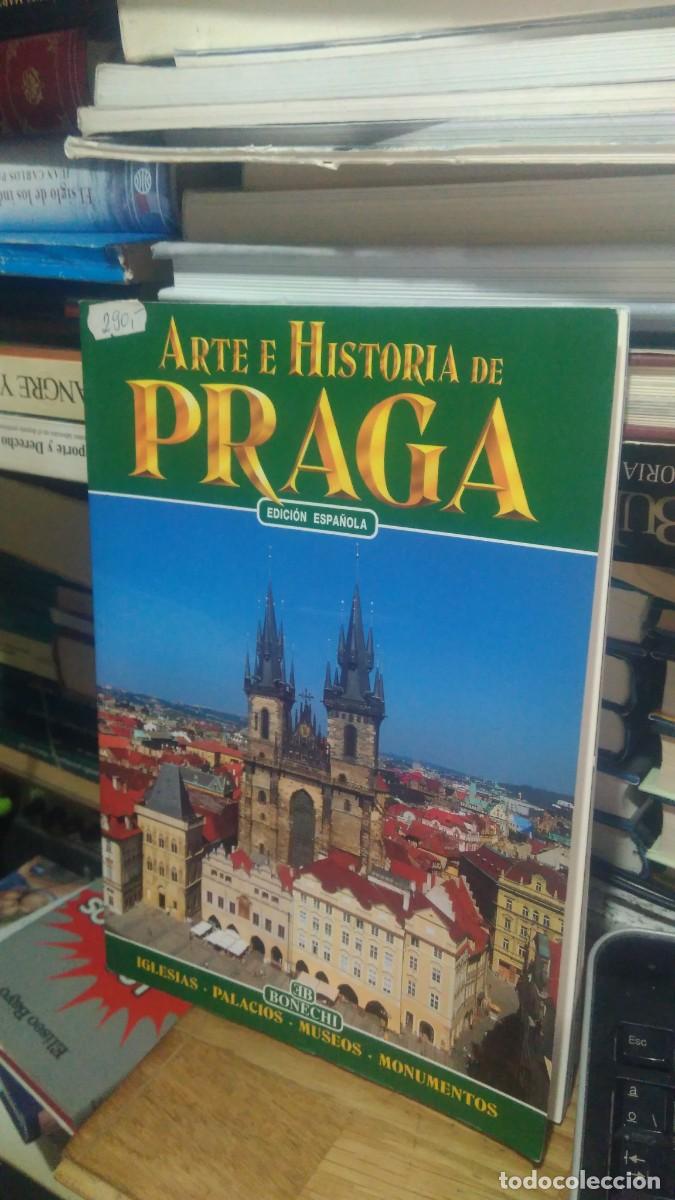 Libros de segunda mano: ARTE E HISTORIA DE PRAGA, ED. ESPA&Ntilde;OLA, ED. BONECHI - Foto 1