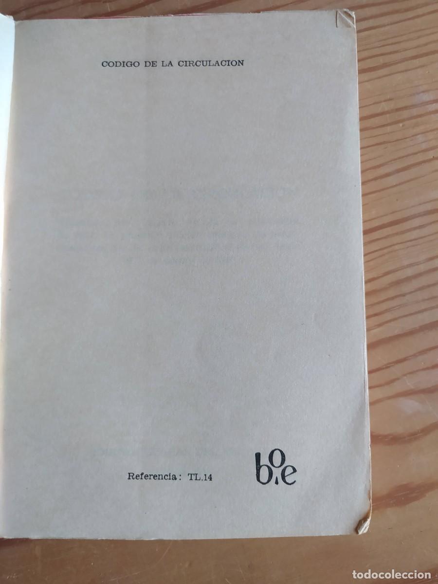 Libros de segunda mano: CODIGO DE LA CIRCULACI&Oacute;N. 1960 - Foto 2