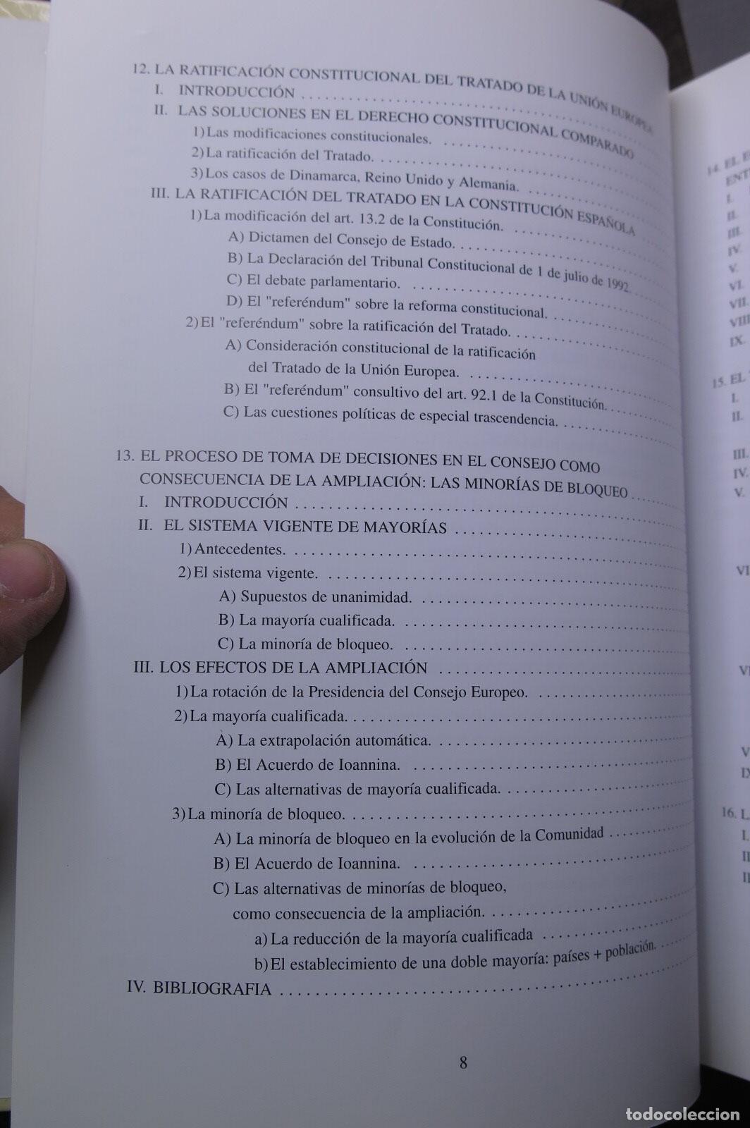 Libros de segunda mano: Comentarios constitucionales. Fernando D&iacute;ez Moreno - Foto 7