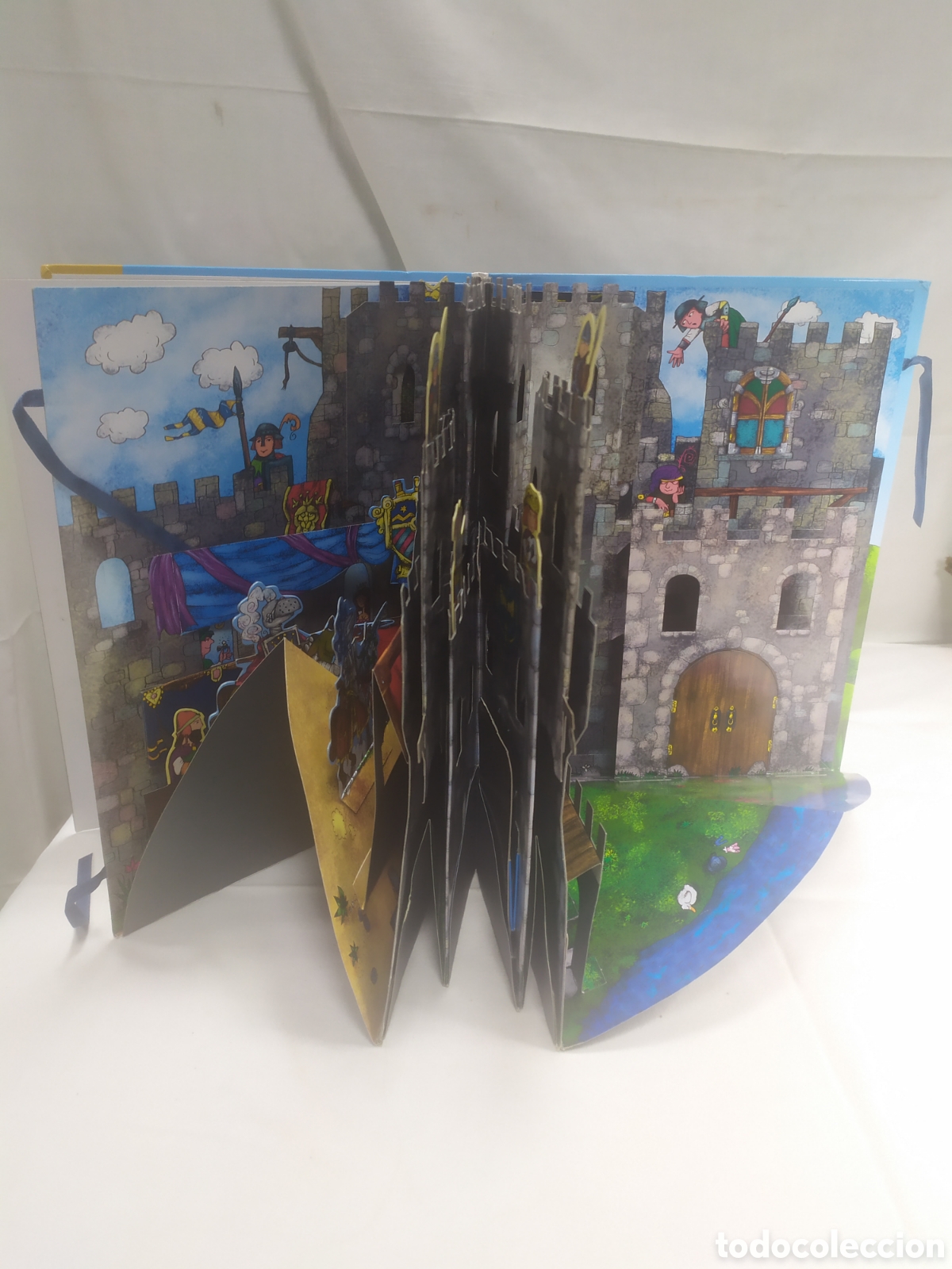Libros de segunda mano: El castillo medieval. Santillana Ediciones, 2008 KKB - Foto 3